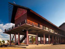 Memahami Kekayaan Budaya Rumah Adat Betang, Simbol Keberagaman Kalimantan Barat