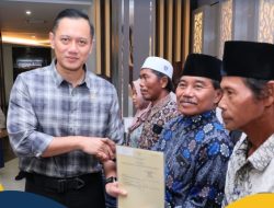 AHY Serahkan 10 Sertipikat Tanah Di Kubu Raya Kalimantan Barat