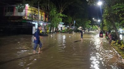 Hujan Deras, Kota Balikpapan Dikepung Banjir Tengah Malam