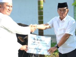 Usai Salat Id, Gubernur Kaltara Serahkan Sapi Kurban di Masjid