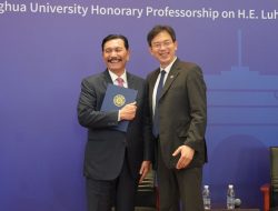 Menko Luhut Raih Gelar Professor Kehormatan Di China
