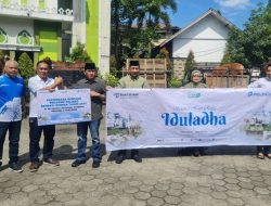 Pelindo Region 2 Pontianak Berbagi Hewan Kurban di Sekitar Pelabuhan
