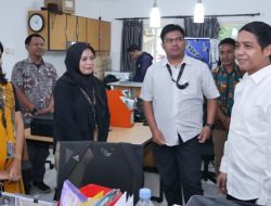 Raja Juli Pertama Kali Kunjungi Kantor OIKN Di Balikpapan