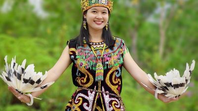 Kenali Beragam Pakaian Adat dari Kalimantan Timur