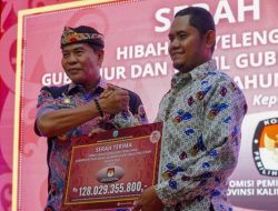Gubernur Kaltara Serahkan Bantuan Keuangan ke Parpol dan Ormas