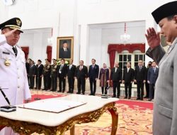 Prabowo Lantik Muhidin sebagai Gubernur Kalsel Sisa Masa Jabatan 2021-2024
