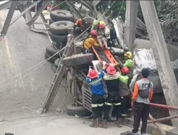Runtuhnya Jembatan Busui Lumpuhkan Jalur Lintas Provinsi