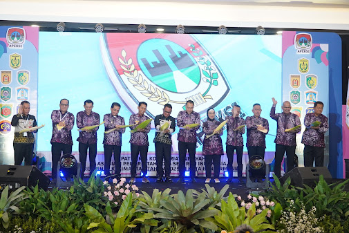 Raker Komwil APEKSI V Reg Kalimantan Rumuskan Gagasan Kemajuan Kota-kota di Indonesia