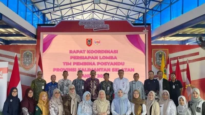 Istimewa - Ketua TP Posyandu Kalsel Hj Fathul Jannah Muhidin Beri Arahan dalam Rapat Pemantapan 6 SPM