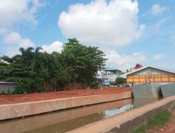 DLH Kalsel Tinjau Revitalisasi Sungai Veteran, Pastikan Kegiatan Sesuai Aturan Lingkungan