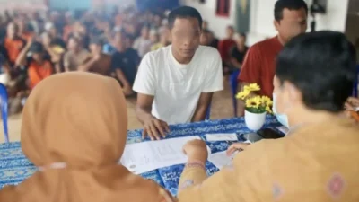 Istimewa - Para warga binaan pemasyarakatan (WBP) yang baru masuk mengikuti pemeriksaan kesehatan meliputi skrining HIV, sifilis, dan NAPZA di Banjarmasin, Kalimantan Selatan