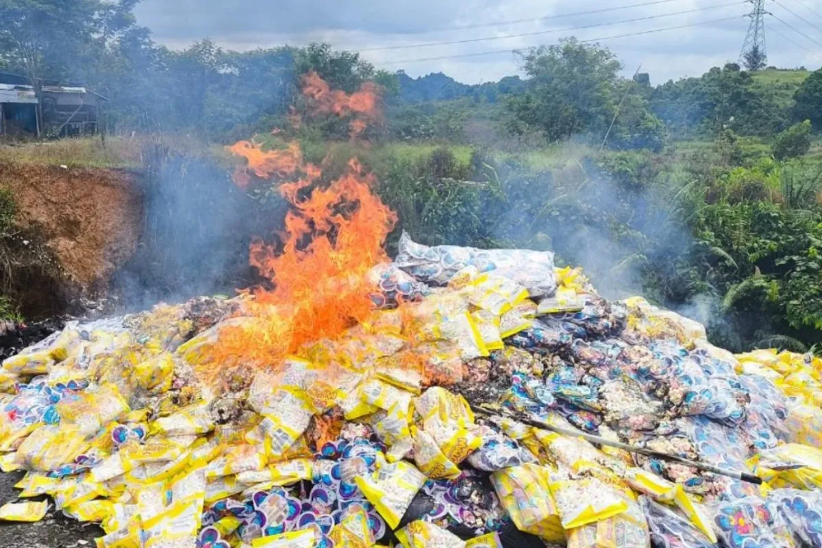 Ribuan produk permen mengandung gelatin babi dimusnahkan
