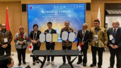 Penandatanganan Letter of Intent antara investor asal Jepang dengan perwakilan Regional Investor Relations Unit Investment, Trade, and Tourism Relations Unit of Kalimantan Selatan (RIRU Intan Kalsel), serta dihadiri pejabat Bank Indonesia (BI) dan Kedutaan Indonesia untuk Jepang pada World Expo Osaka di Jepang