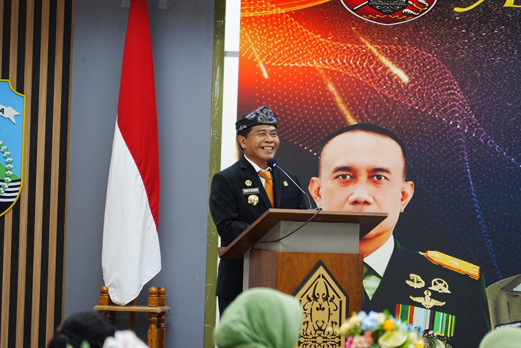 Gubernur Kalimantan Utara, Dr. H. Zainal A. Paliwang, S.H., M.Hum.,
