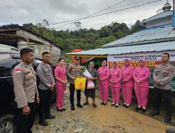 Hari Bhayangkara ke-79, Polsek Silat Hilir Salurkan Bansos ke Warga Kurang Mampu