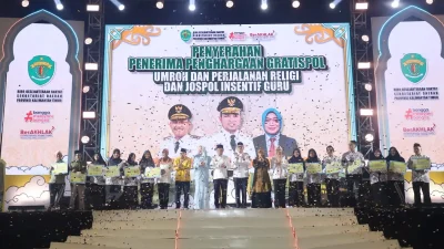 Puluhan Ribu Guru dan Penjaga Rumah Ibadah Terima Penghargaan dari Pemprov Kaltim