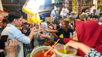 Ilustrasi - Wapres RI Gibran Rakabuming saat mengunjungi Pasar