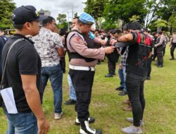 Polresta Palangka Raya Pastikan Pengamanan Aksi Damai Humanis Lewat Cek Senpi Personel