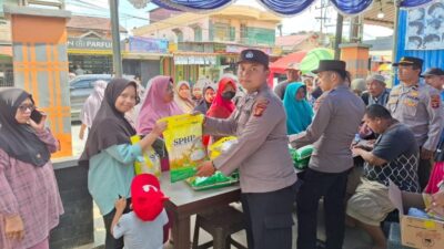 Operasi Pasar Murah Polresta Samarinda dan Bulog, 300 Karung Beras Ludes Diserbu Warga