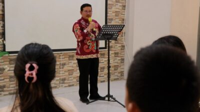 Wagub Kaltara Ingkong Ala Ingatkan Mahasiswa Dayak Kenyah Belajar Tekun Bangun Daerah