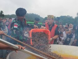 Kuali Merah Putih Bobon Santoso di Perbatasan Kapuas Hulu: Masak Akbar dan Ratusan Sembako Bangkitkan Semangat Kebangsaan