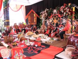 Makna Sakral di Balik Pernikahan Adat Dayak Pompakng Anak Anggota DPR