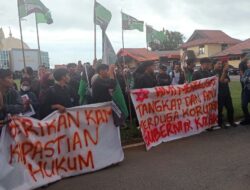 Demo di Polda: HMI Tuntut Kejelasan Status Hukum Gubernur dalam Kasus Dugaan Korupsi