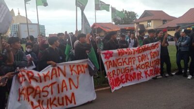 Demo di Polda: HMI Tuntut Kejelasan Status Hukum Gubernur dalam Kasus Dugaan Korupsi