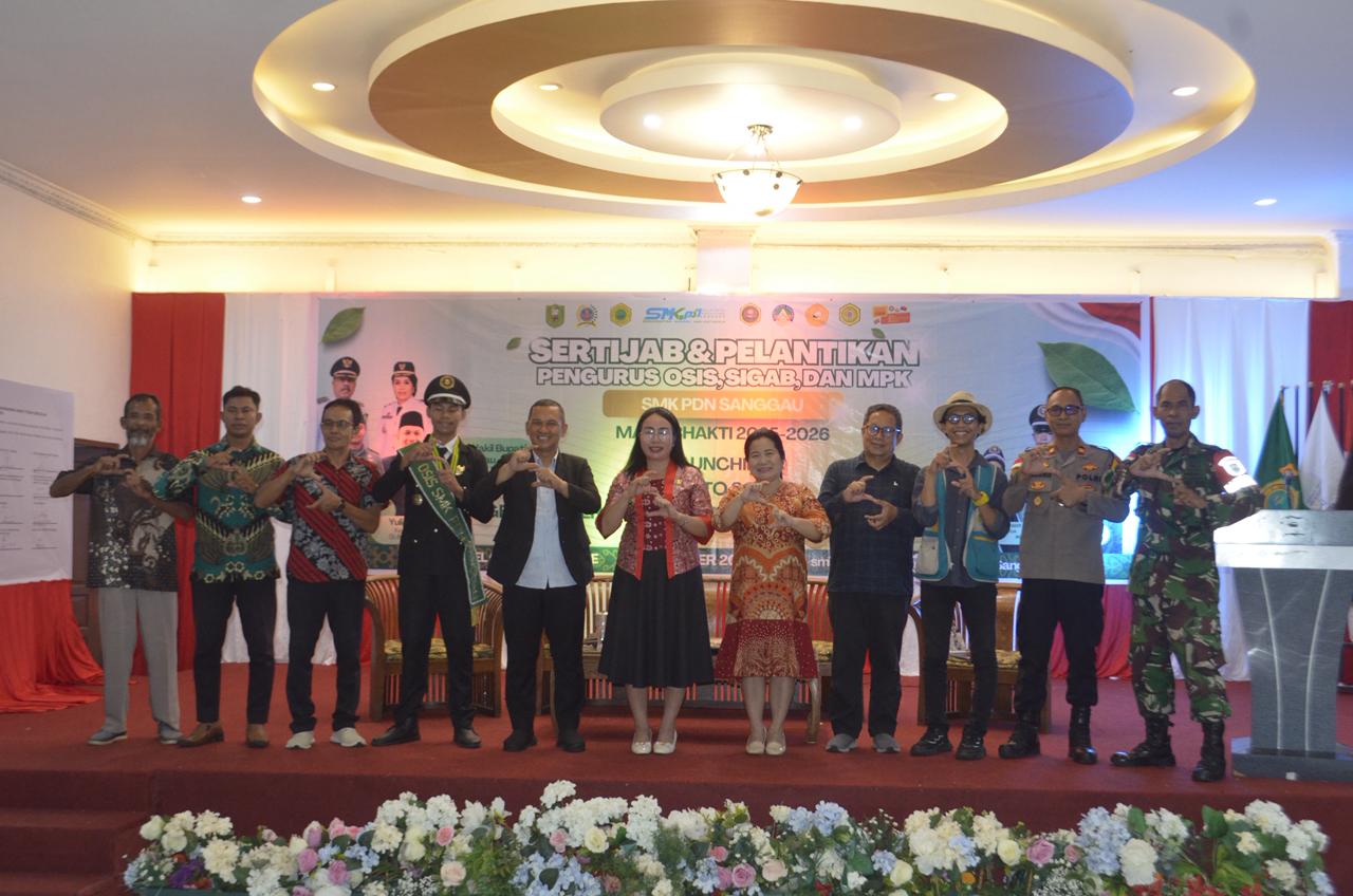 Pena Borneo dan SMK PDN Sanggau Gagas Program Pemilahan Sampah di Sekolah