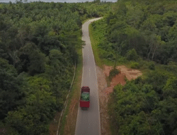 Bukit Biru Kapuas Hulu: Jalur Maut Logistik yang Sering Makan Korban, Ketua Komisi V DPR RI Desak Solusi Cepat Kemen PU