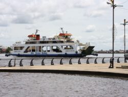 Kapal Ferry Penyeberangan Sungai Kapuas Kembali Beroperasi, Siap Layani Warga Pontianak Mulai 23 Oktober 2025