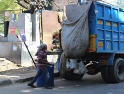 Pulang Pisau Terima Bantuan Truk Sampah dari Pemprov Kalteng