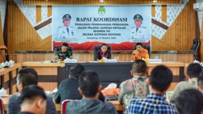 Perbaikan Jalan Pelang-Sungai Kepuluk Ketapang: Sinergi Tiga Pilar (Pemerintah, Perusahaan, TNI) Dikerahkan