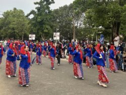 900 Guru Ramaikan Singkawang Street Fashion Berkebaya: Aksi Pelestarian Budaya dan Pendorong Ekonomi Kreatif