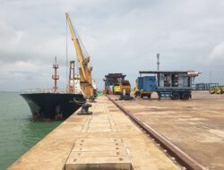 Maksimalkan Pelabuhan Internasional Kijing untuk Aktivitas Bongkar Muat Barang