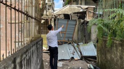 Diduga Akibat Pencurian Material, Dua Ruko di Pontianak Roboh Total