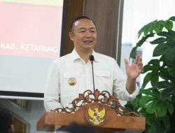 Bupati Alex Minta Seluruh Pabrik Sawit Pulihkan Harga TBS di Ketapang