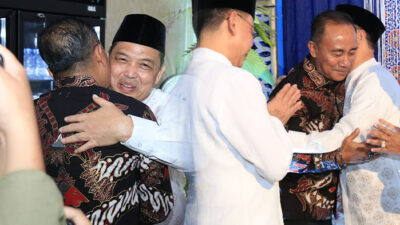 Ria Norsan Sambut Masyarakat Kalbar Saat Open House Idul Fitri 1447 H