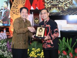 Predikat 4 Besar Nasional Indeks Demokrasi Indonesia, Ria Norsan Buktikan Demokrasi Kalbar Berkualitas Tinggi
