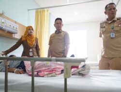 Wako Edi Kamtono Gratiskan Biaya Pengobatan Puluhan Warga Diduga Keracunan Makanan di Gereja