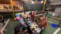 SAMBIL Nikmati Durian Gubernur Ria Norsan dan Gubernur Kaltara Bahas Kolaborasi Antarwilayah