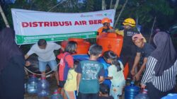 Dompet Ummat Distribusikan Air Bersih untuk Warga Kubu Raya Terdampak Kemarau dan Karhutlah