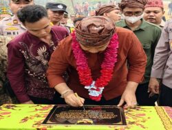 Bupati Alex Resmikan Jembatan Lipat Gunting, Buka Akses Ekonomi Warga Manis Mata