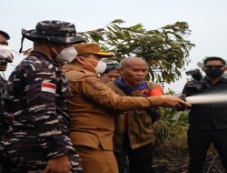 Karhutla dan Krisis Air Bersih, Norsan Serahkan Bantuan untuk Masyarakat Kubu Raya