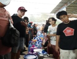 TERIMA Aduan Warga Sungai Rengas, Gubernur Norsan Langsung Kirim 8.000 Liter Air Bersih