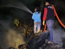 Relawan Anti Api dan Anti Asap Kayong Utara Berjibaku Tahan Karhutla di Kawasan Gunung Peramas